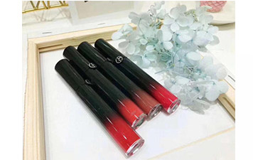 如何辨別阿瑪尼黑管的真假？