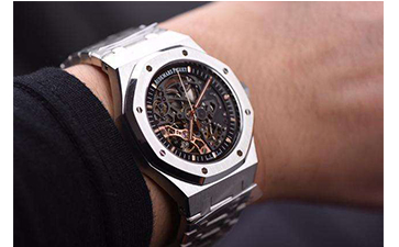 怎樣辨別愛彼手表的真假？